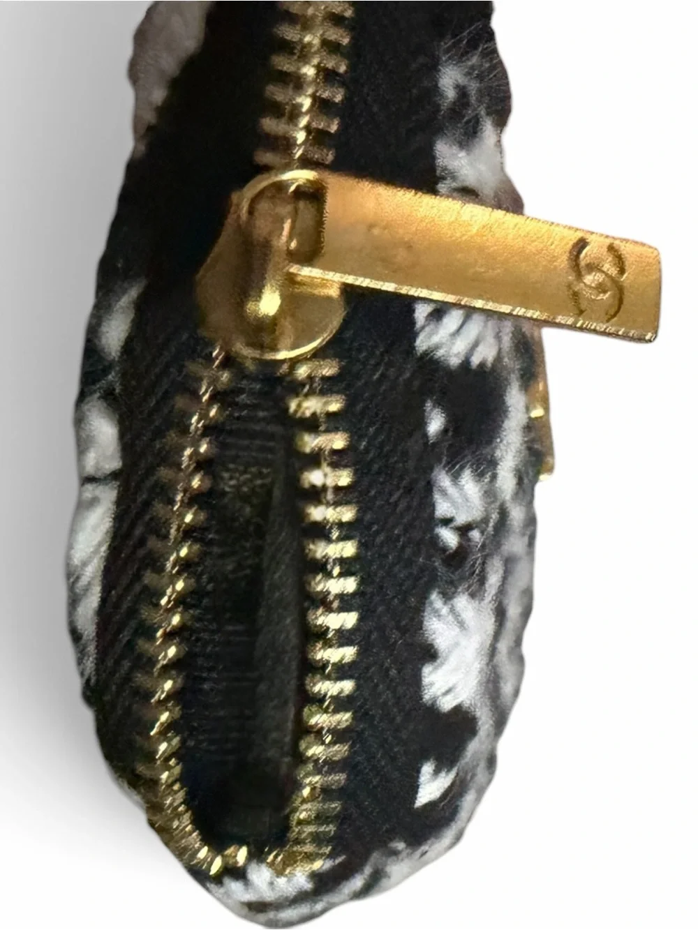 Vintage CHANEL Black & White Houndstooth Quilted Coin Pouch with Gold CC